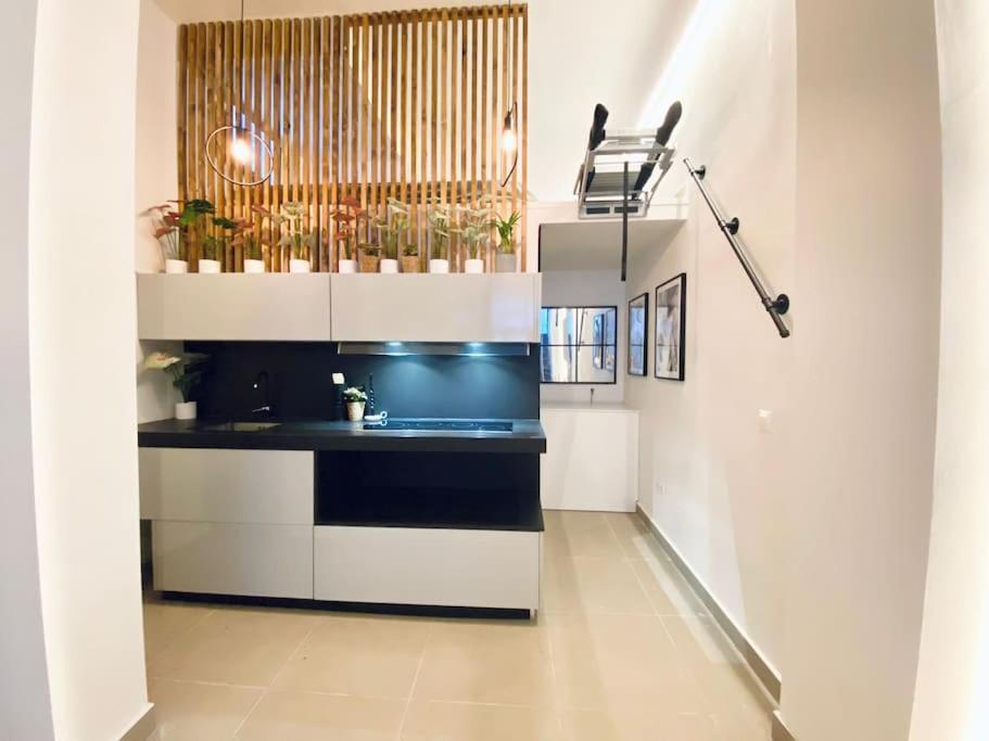 Hidden Jewel Next To The Center In Appartement